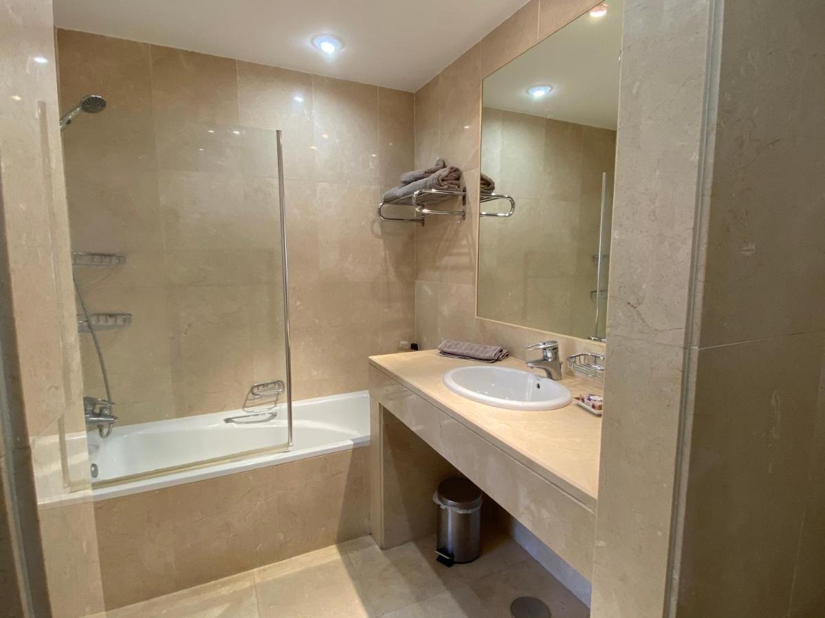 Apartamento Con Piscina ,Playa Con Vistas Panoramicas En La Marina De Sotogrande San Roque  Exterior foto