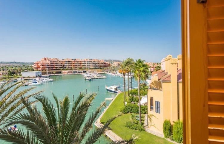 Apartamento Con Piscina ,Playa Con Vistas Panoramicas En La Marina De Sotogrande San Roque  Exterior foto
